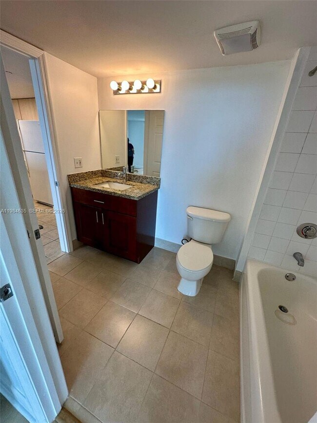 Photo - 3000 Coral Way Unit 617