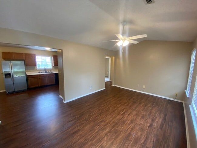 Photo - Super Cute 3 Bedroom Now Available!