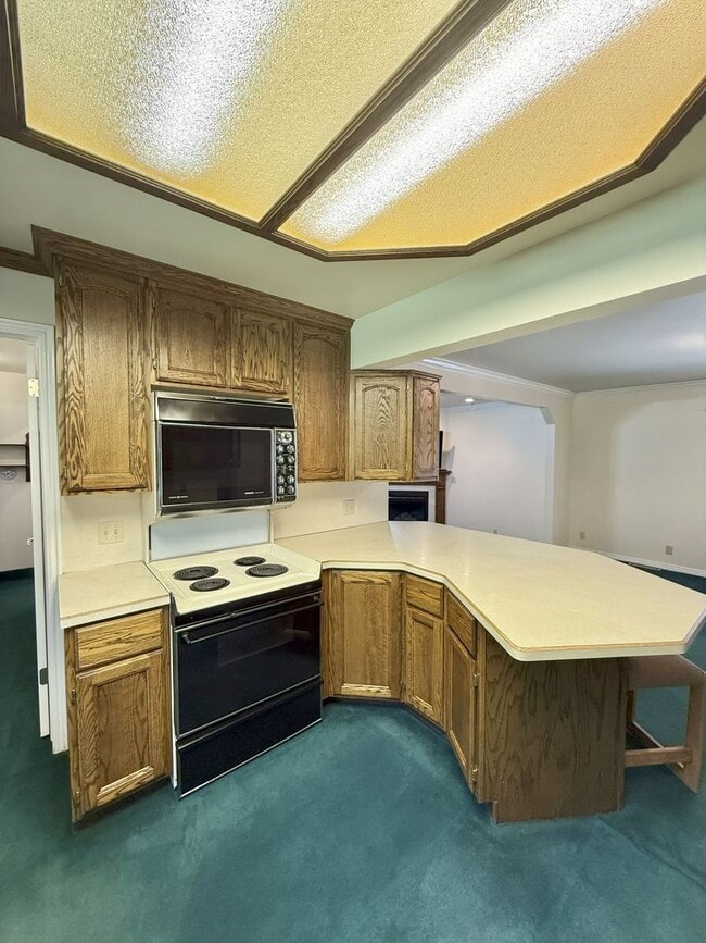 Photo - Spacious 5 Bedroom, 2 Bath Home with Moder...