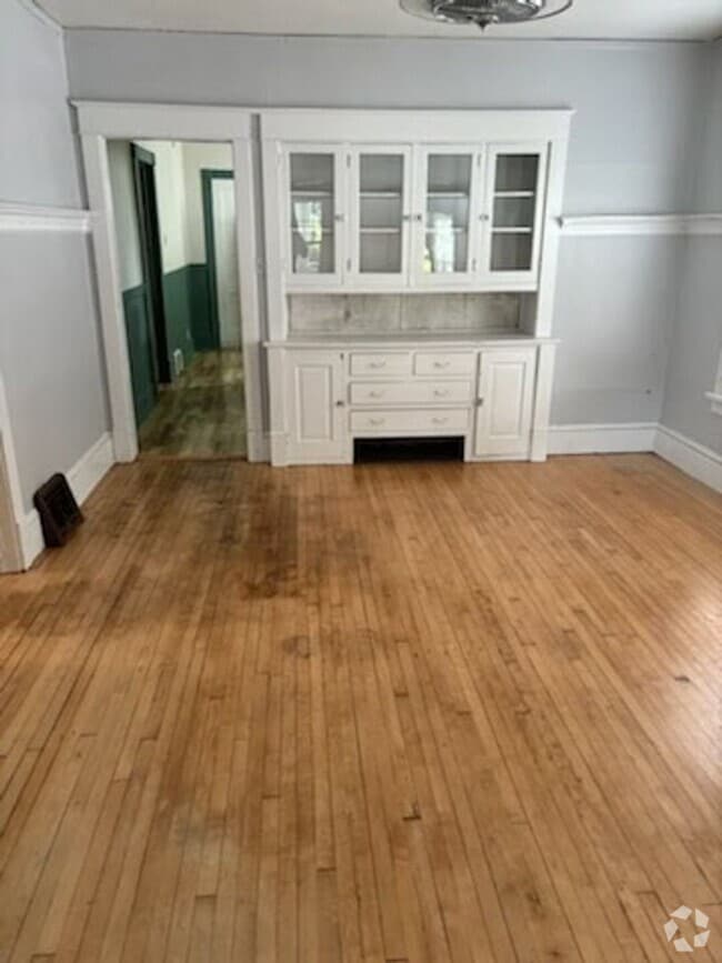 Building Photo - 3071 S Wentworth Ave Unit Lower Rental