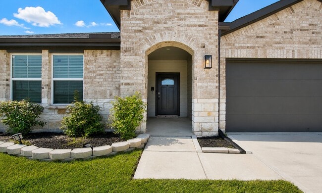 Building Photo - 31707 Melkridge Rd