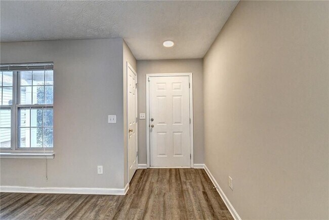 Photo - 960 Melrose Park Pl NW