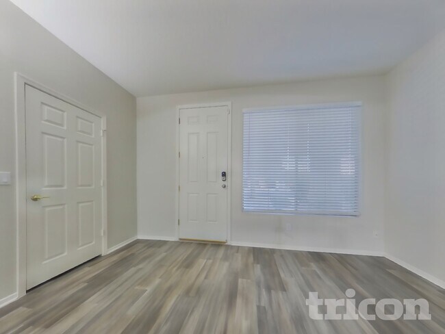 Photo - 4333 E Ivanhoe St