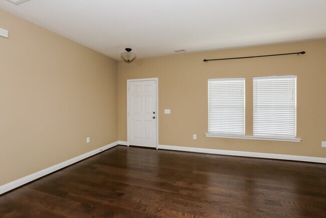 Photo - 4700 Kiddle Ln