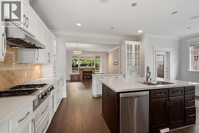 Photo - 2185 Lawson Ave