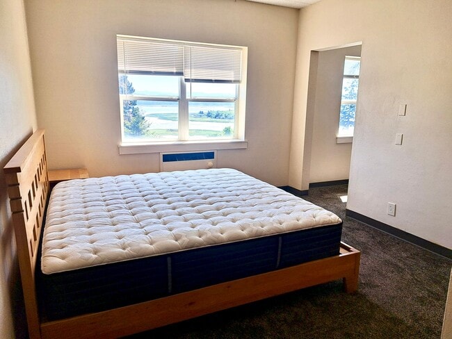 Photo - 3959 Sheridan Ave Unit 3959 Sheridan Ave Apt 303