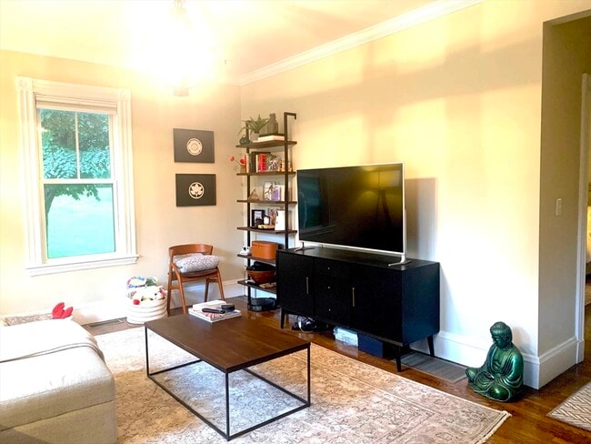 Building Photo - 18 Anson St Unit #1 Rental