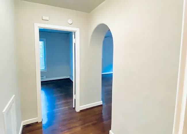 Photo - 421 Summit Ave E