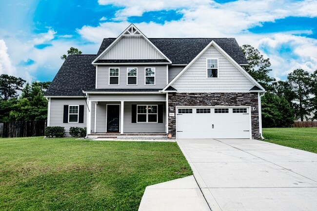 Building Photo - 204 Gillcrest Ct