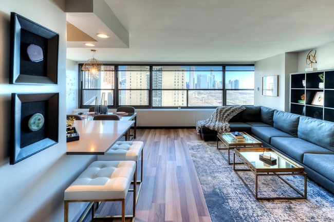 Building Photo - 1194 S Michigan Ave Rental