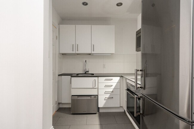 Building Photo - 56 Maitland Street Unit 206