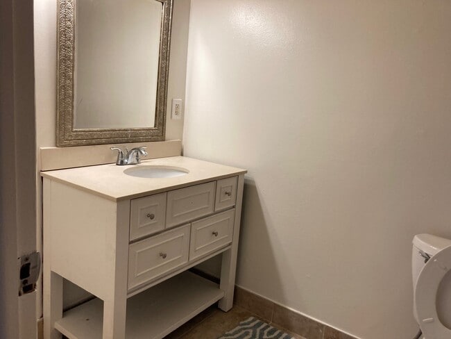 Photo - 25304 Shiawassee Cir Unidad 105