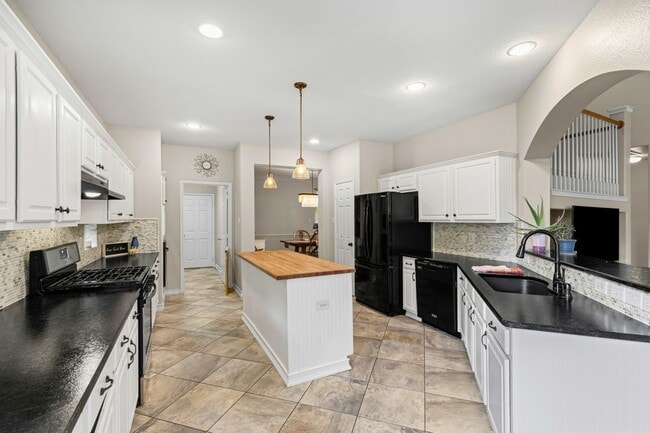Photo - 1475 Applewood Dr