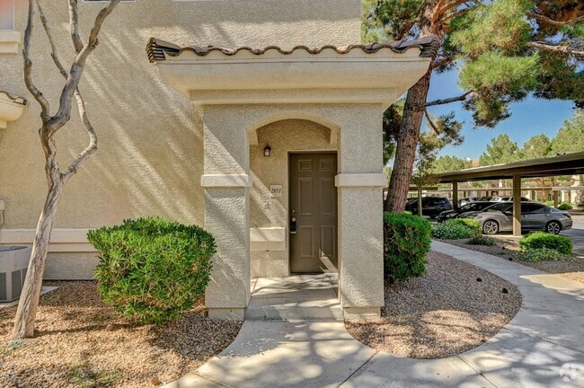 Building Photo - Two Bedroom Condo in the Falls at Rhodes R...