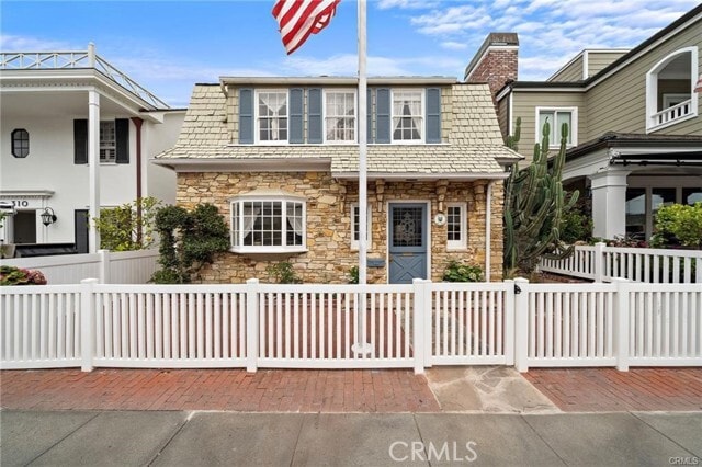 Building Photo - 308 Coral Ave