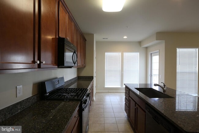 Photo - 20592 Geddes Terrace