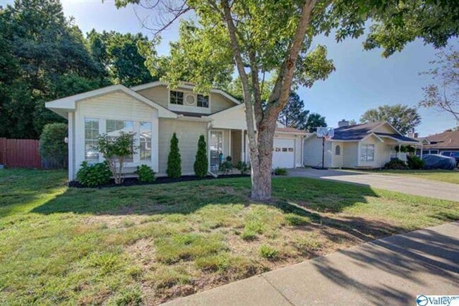 Photo - THREE BEDROOM/TWO BATH SPACIOUS RANCH - GR...