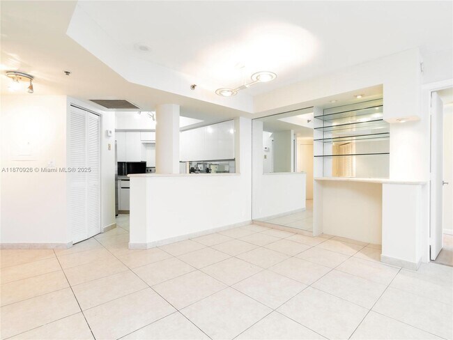 Photo - 6767 Collins Ave Unidad 1907