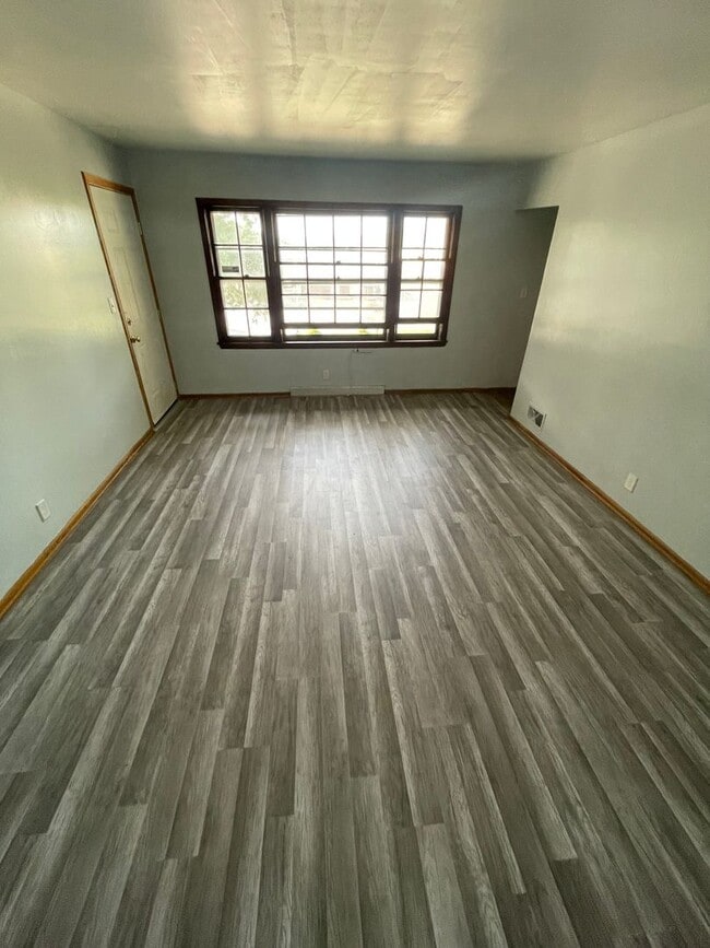 Photo - Large 3bed/1.5 bath unit! Unit Apt. 3