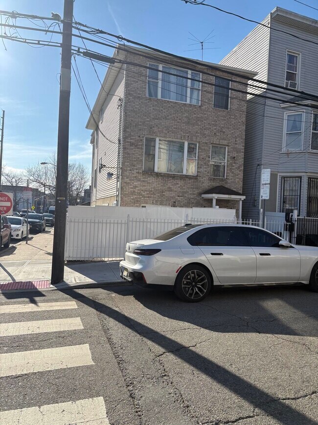 Photo - 13 Union St Unit 2