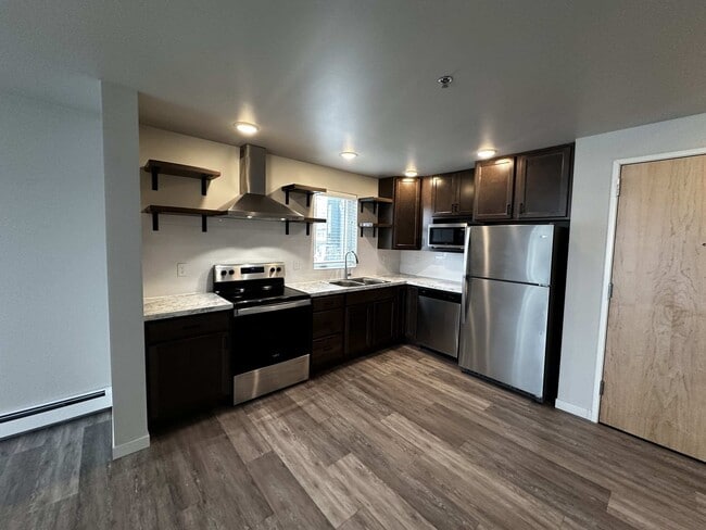 Building Photo - 3156 Bluestem Dr