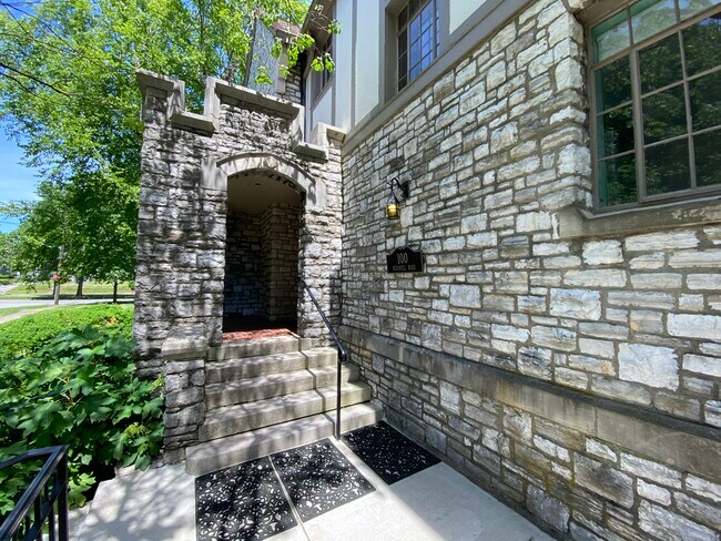 Side Door Entrance for units 101, 201, and 301 - 100 Mcdowell Rd Unit 201