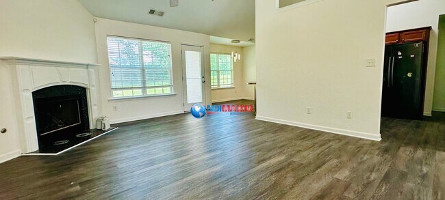 Photo - Very nice ranch in the MILL CREEK cluster ... Casa