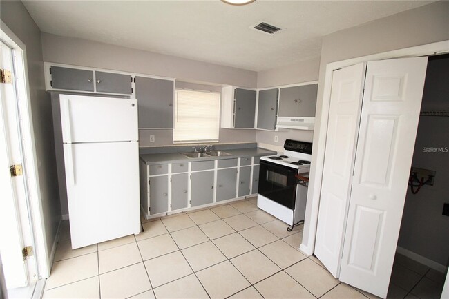 Photo - 9418 N 50th St Unit B