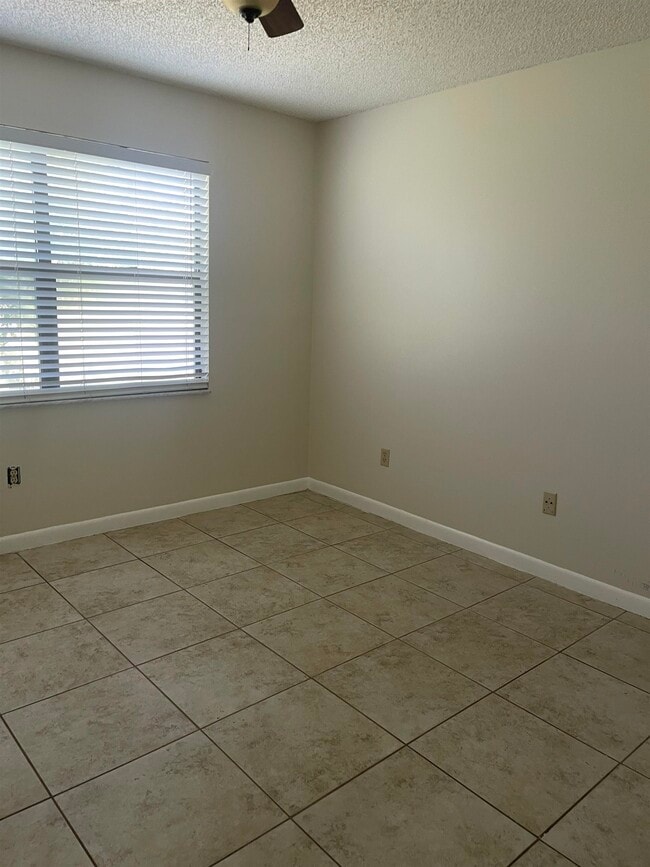 Photo - 700 W Pope Rd Unit A7