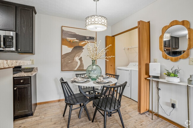 2BR, 1BA - 855SF - Dining Area