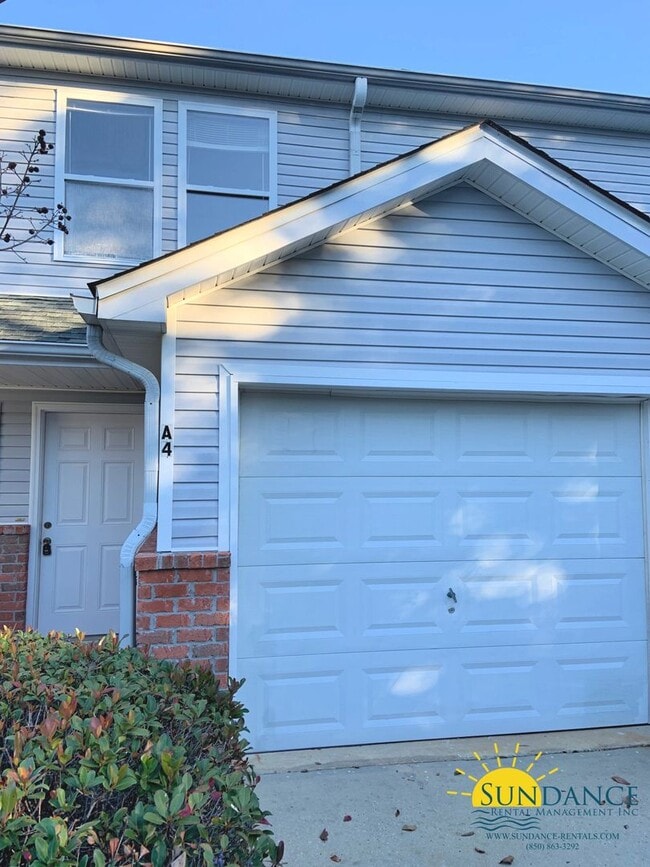 Building Photo - Great 2 Bedroom Townhouse in Fort Walton B...
