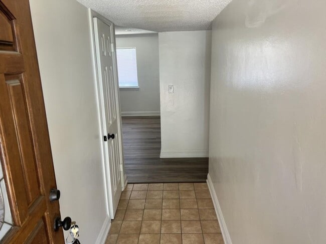 Photo - 2105 Vincent Ave