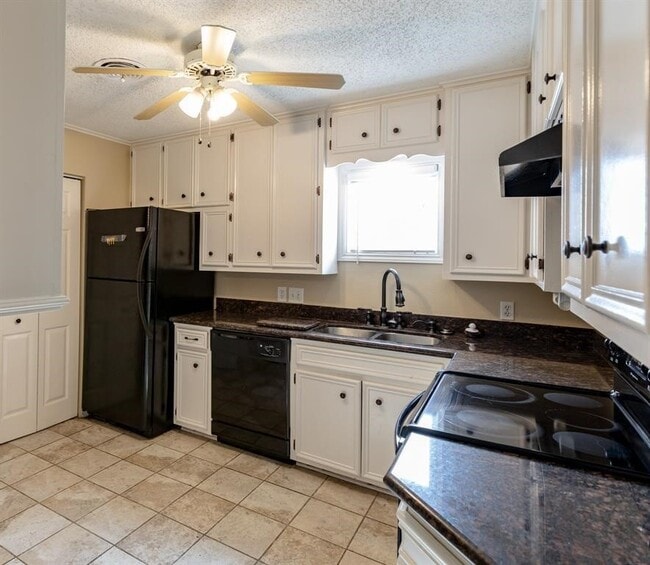 Photo - 616 17th Ave N