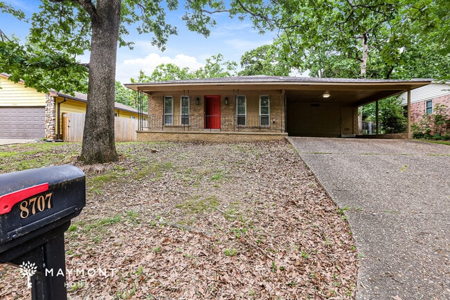 Building Photo - 8707 Oakhaven Dr