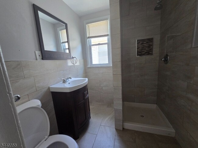 Photo - 170 Bellevue St