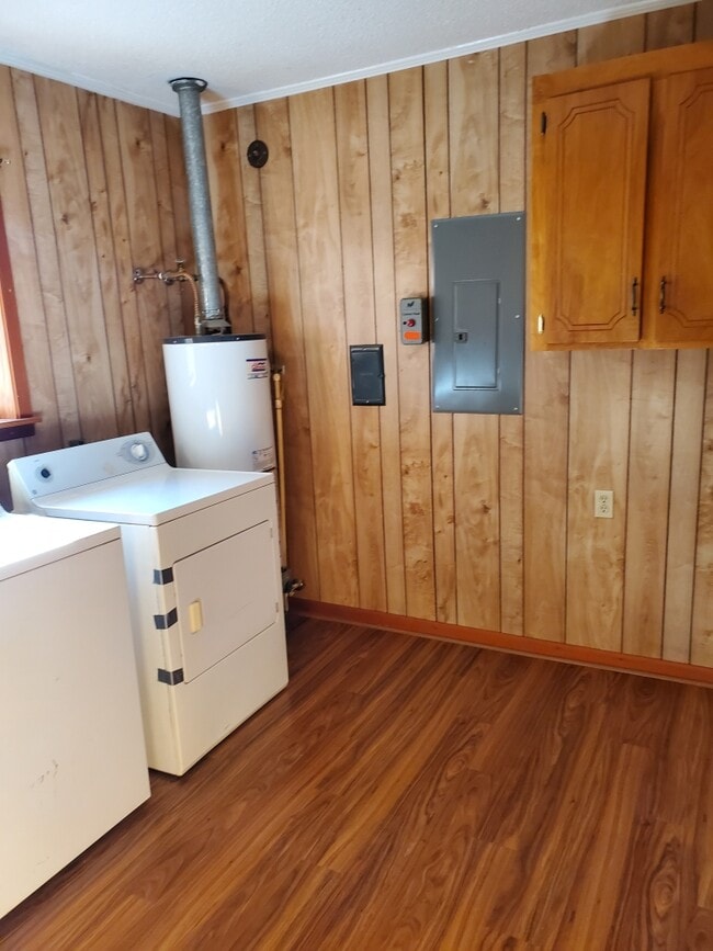 Laundry Storage Room - 327 Wilkerson Rd