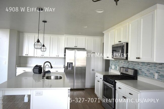 Photo - 4908 Eiffel Wy