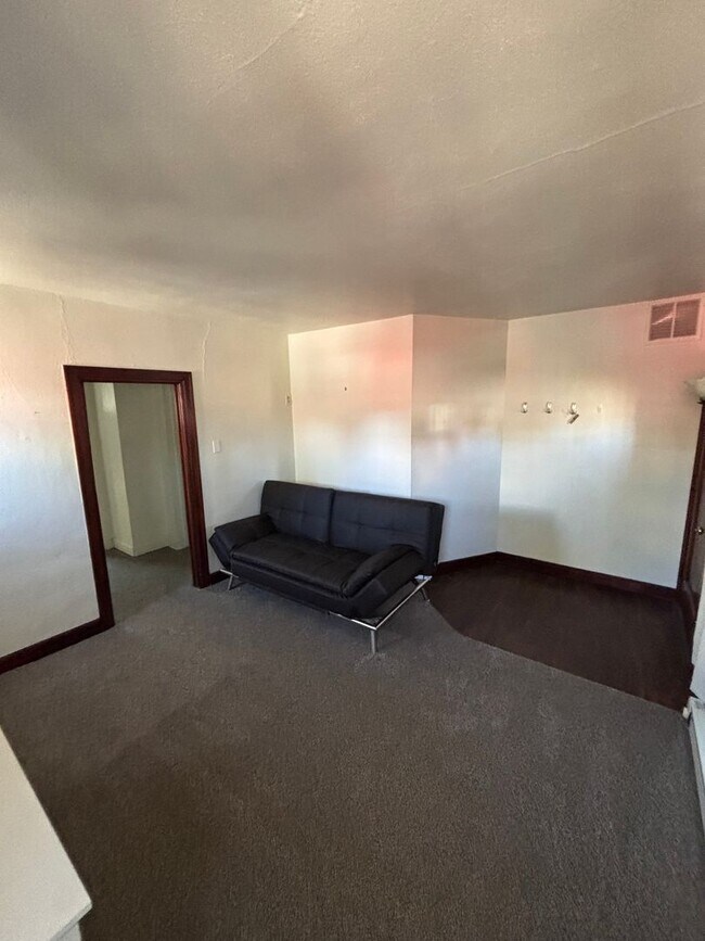 Photo - Sherman Ave Triplex Unit #B Main Level