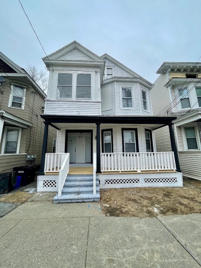 Photo - 537 Washington Ave