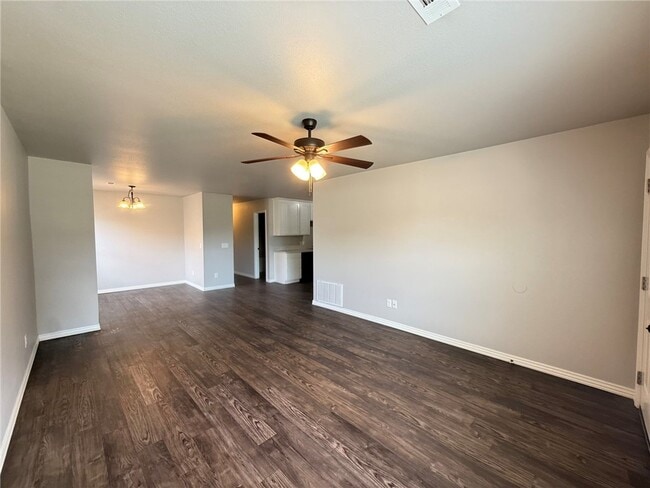 672 W Martha Dr