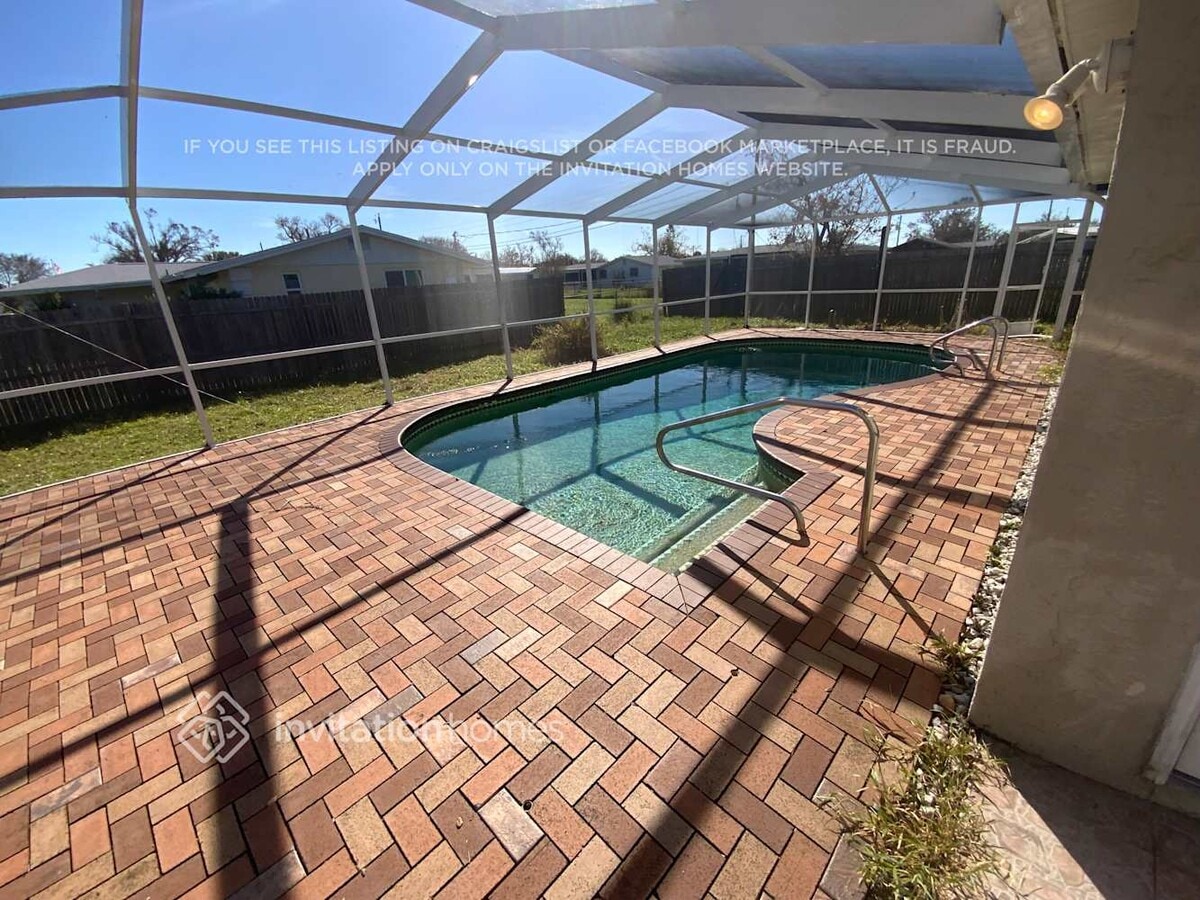 Photo - 178 Sandhurst Dr