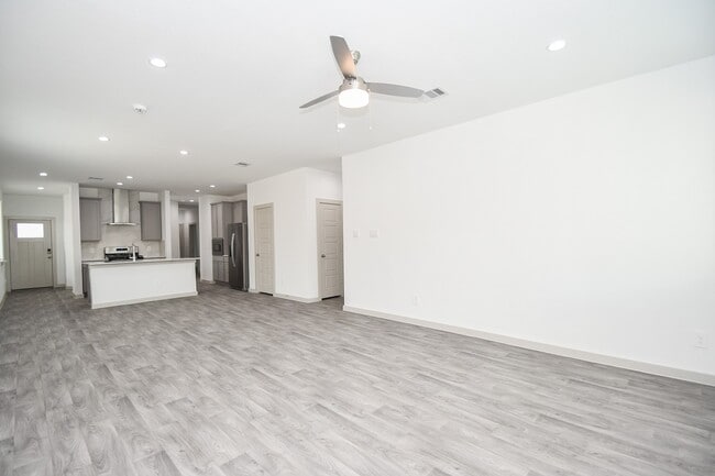 Photo - 2818 Bethnal Gdn Wy