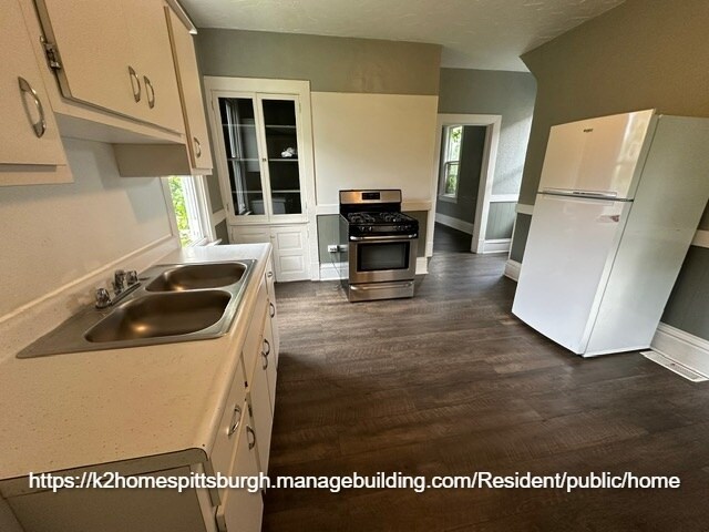 Photo - 900 Meldon Ave