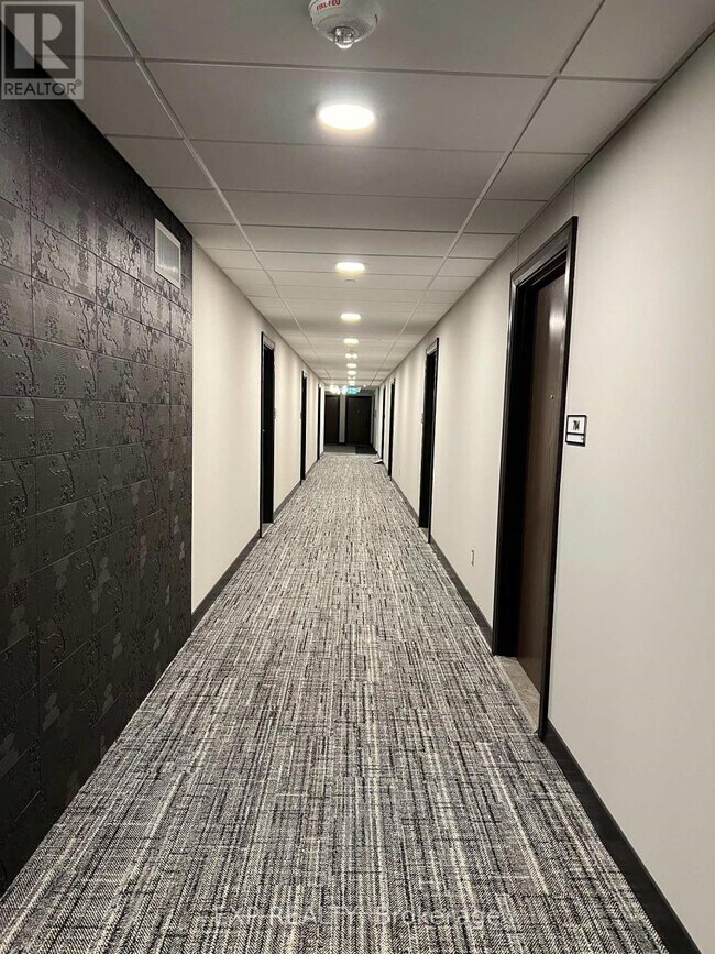 Photo - 741 King St W Unité 705