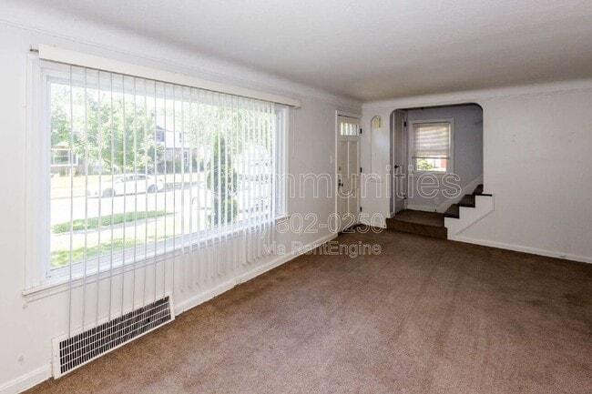 Photo - 4871 Oakland Dr