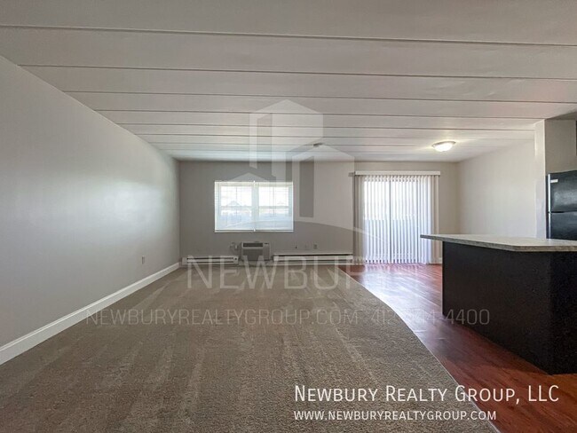 Photo - Modern Comfort Meets Convenience: Your Ide... Unidad Apt. 9