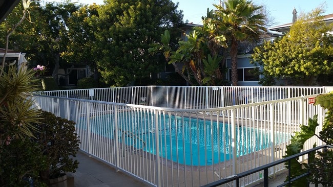 Photo - 2545 Beverley Ave Apartments Unit SANTA MONICA