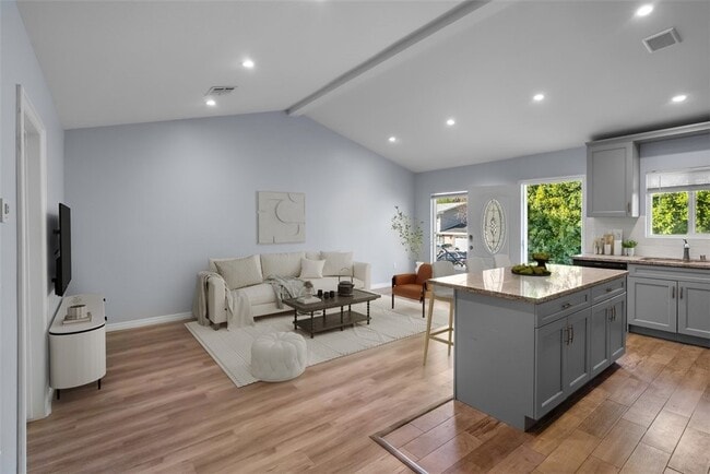 Photo - 24446 Martha St