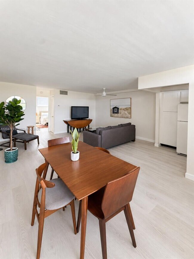 109 Paradise Harbour Blvd Unit 406