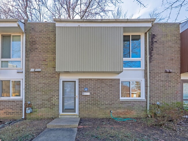 Photo - Stylish & Spacious Townhome in Prime Location!